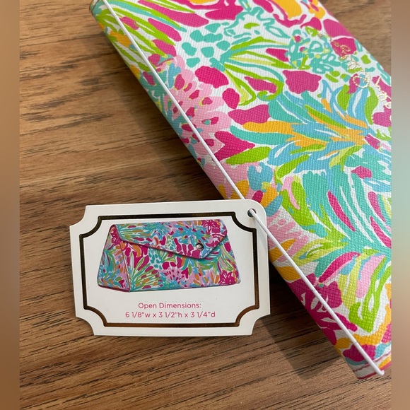 Lilly Pulitzer Folding Sunglasses Case - Picture 3 of 6